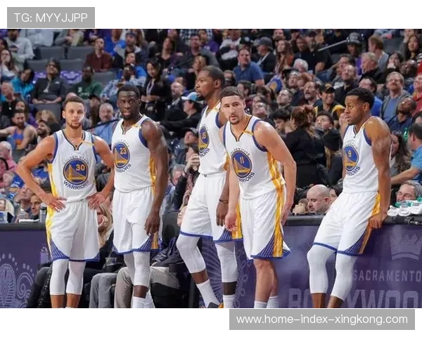 勇士连胜终结,太阳败北:库里与穆迪,新时代的车轮滚滚向前 勇士连胜终结,太阳败北:库里与穆迪,新时代的车轮滚滚向前