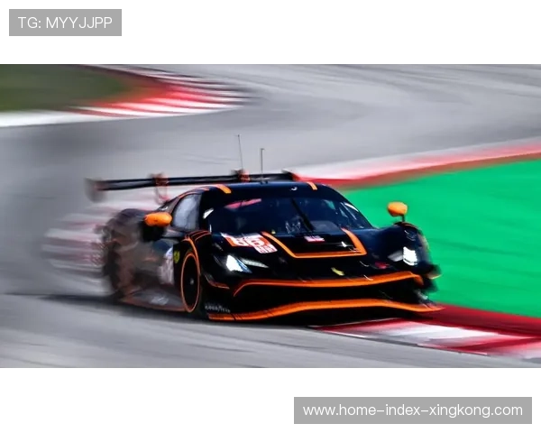 赛车高速直道冲刺太刺激，带你体验极速之旅！