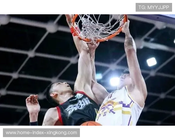 CBA深圳前场连贯配合顺利,局势逐渐倒向主队